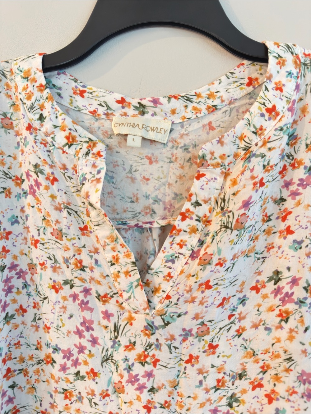 Cynthia Rowley White Floral V-Neck Peasant Blouse - Picture 2 of 5